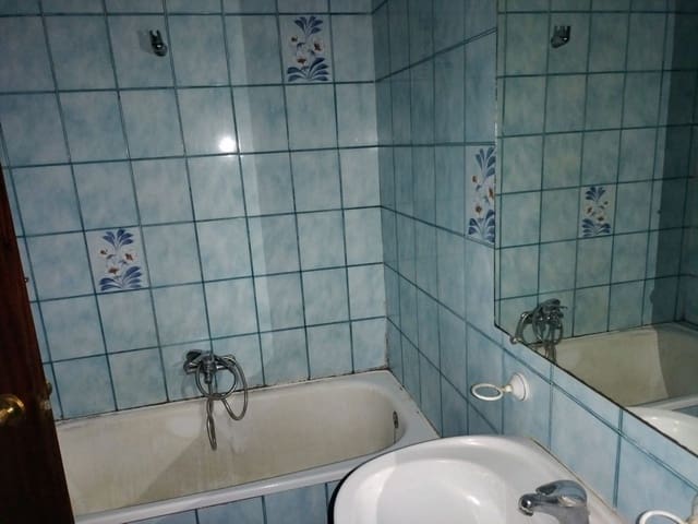 4 bedroom Flat for sale in L'Alcora - € 67,000 (Ref: 8922196)