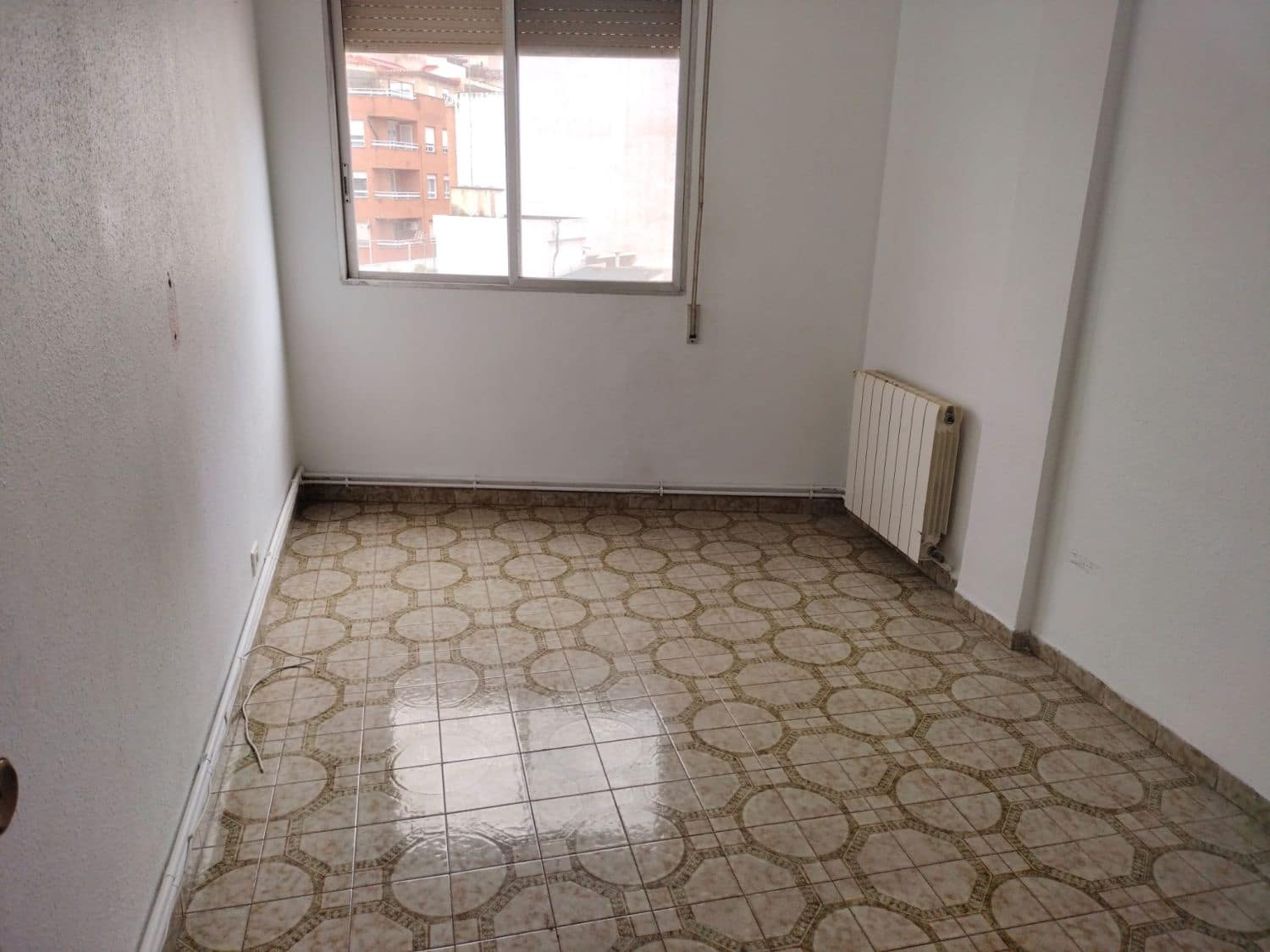 4 soveværelse Lejlighed til salg i L'Alcora - € 67.000 (Ref: 8922196)