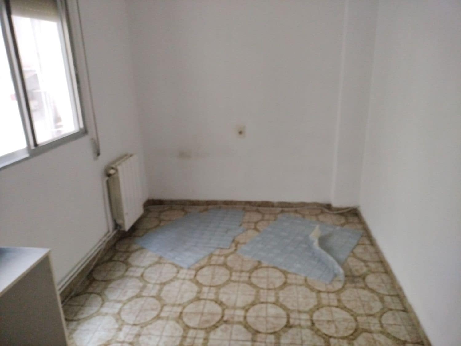 4 soveværelse Lejlighed til salg i L'Alcora - € 67.000 (Ref: 8922196)