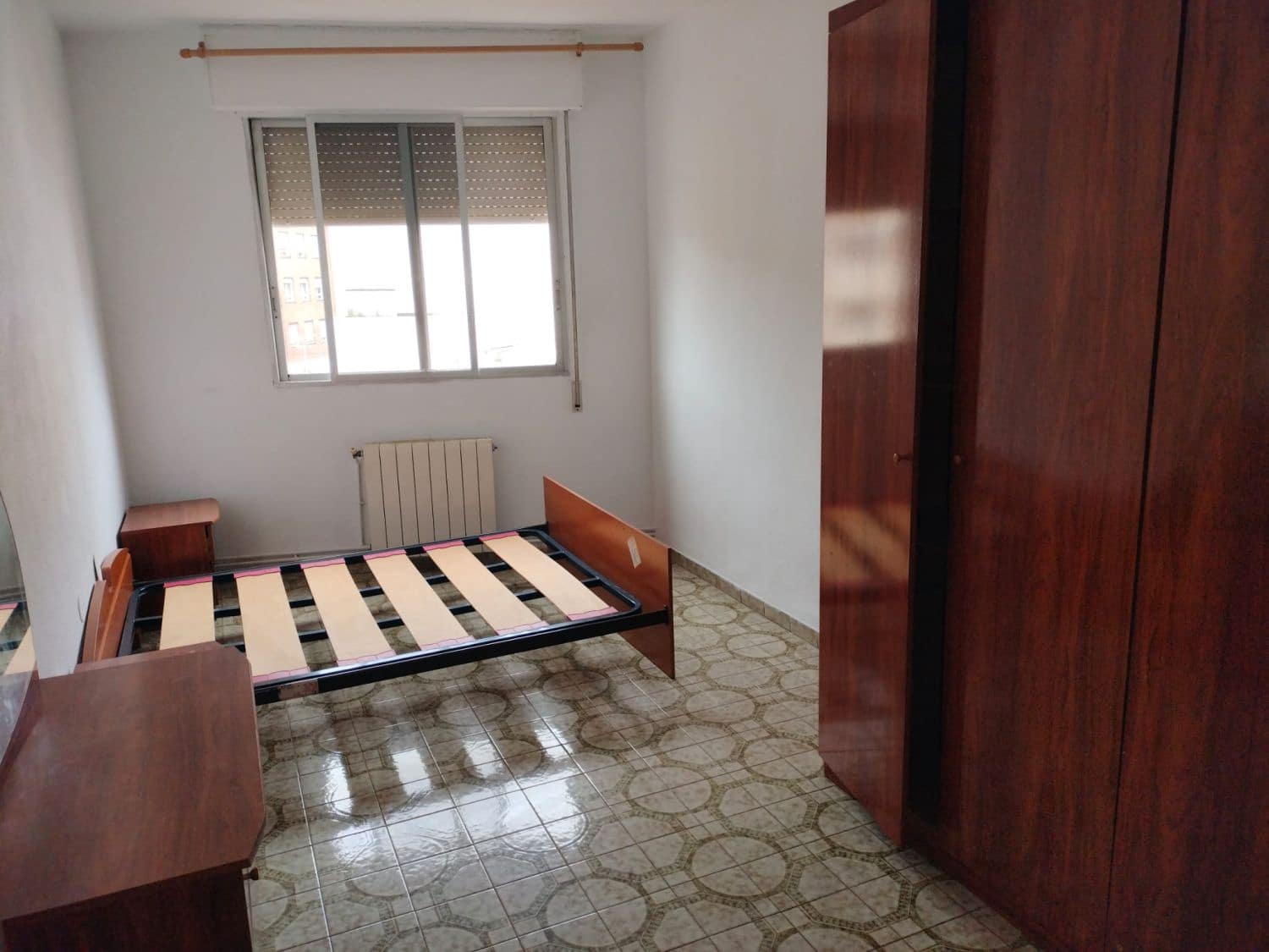 4 soveværelse Lejlighed til salg i L'Alcora - € 67.000 (Ref: 8922196)