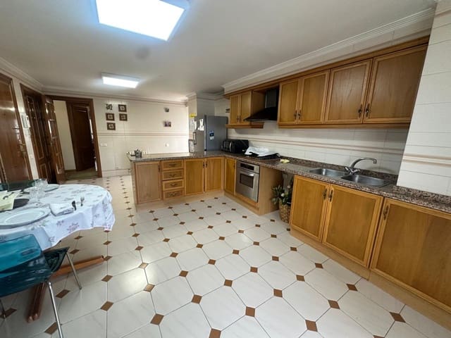 4 soverom Leilighet til salgs i Castelló de la Plana med garasje - € 385 000 (Ref: 8922215)