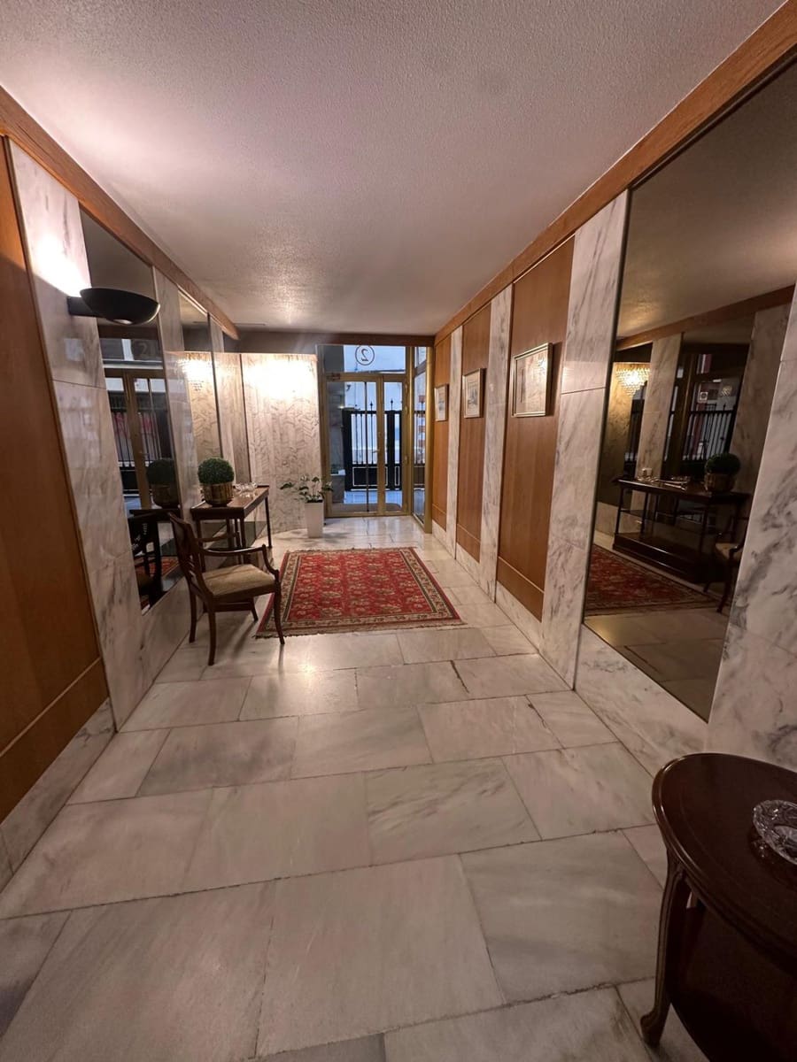 4 soveværelse Lejlighed til salg i Castello de la Plana med garage - € 385.000 (Ref: 8922215)