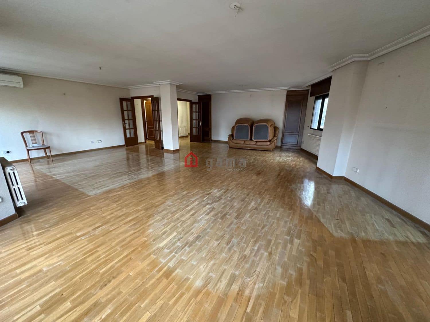 4 bedroom Flat for sale in Castello de la Plana with garage - € 385,000 (Ref: 8922215)