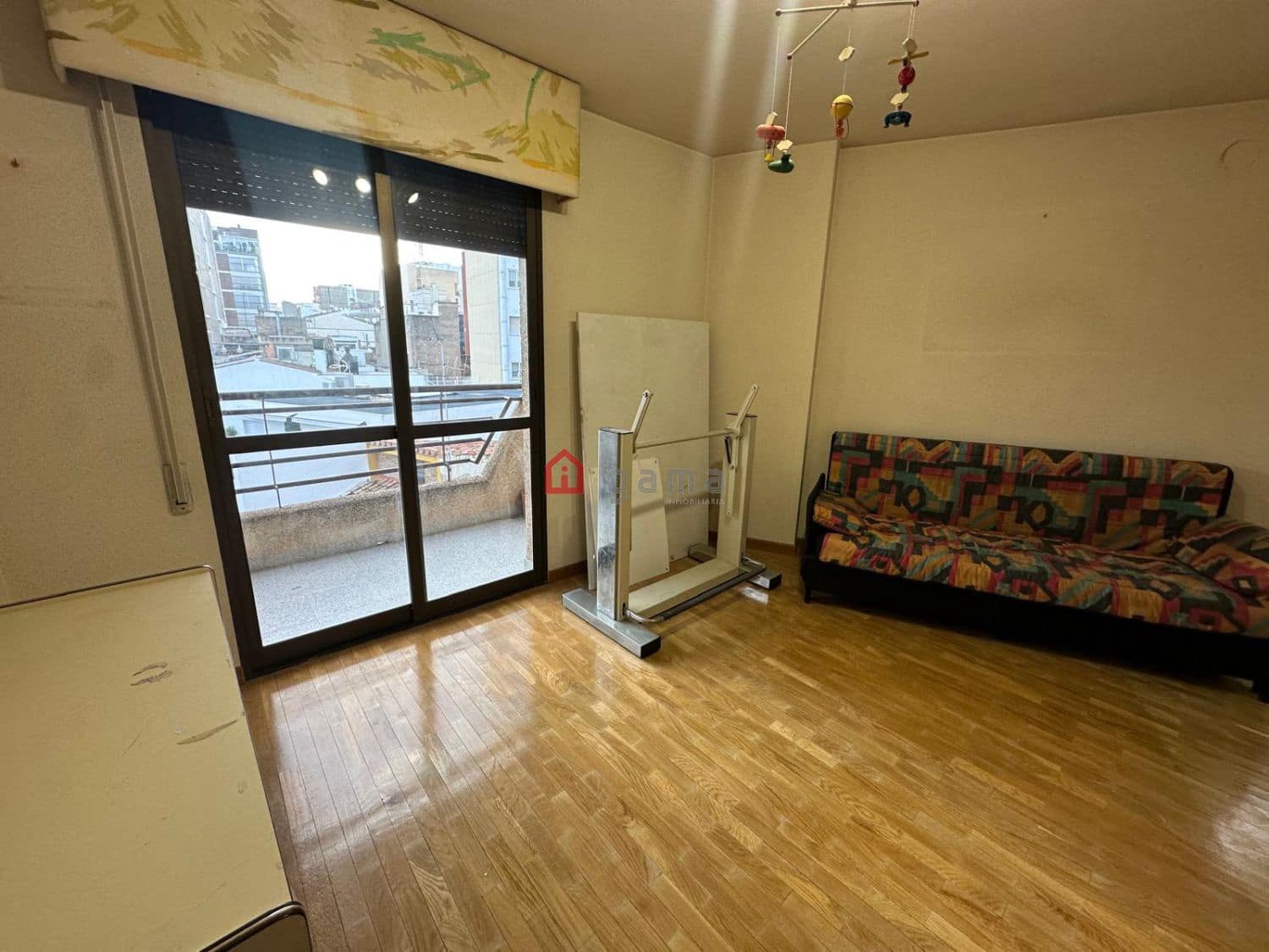 4 bedroom Flat for sale in Castello de la Plana with garage - € 385,000 (Ref: 8922215)