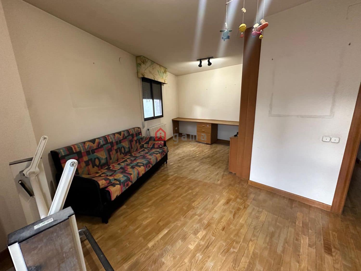 4 bedroom Flat for sale in Castello de la Plana with garage - € 385,000 (Ref: 8922215)