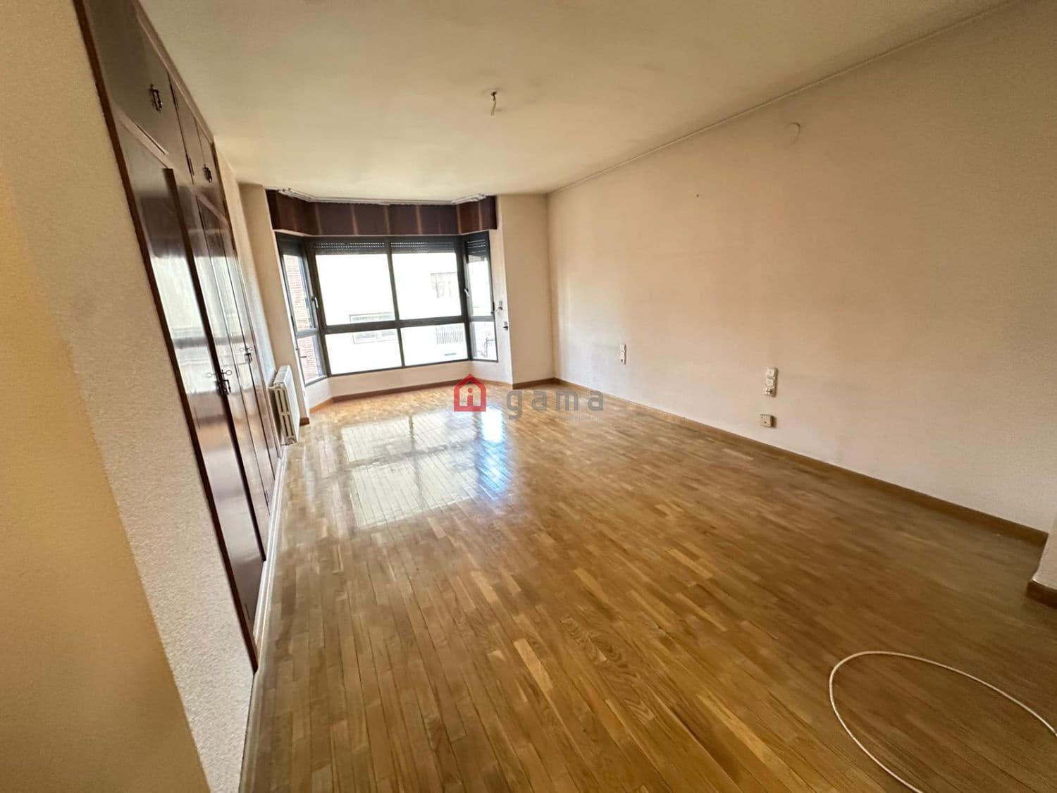 4 bedroom Flat for sale in Castello de la Plana with garage - € 385,000 (Ref: 8922215)