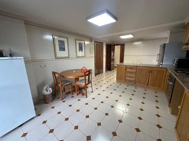 4 quarto Apartamento para venda em Castelló de la Plana com garagem - 385 000 € (Ref: 8922215)