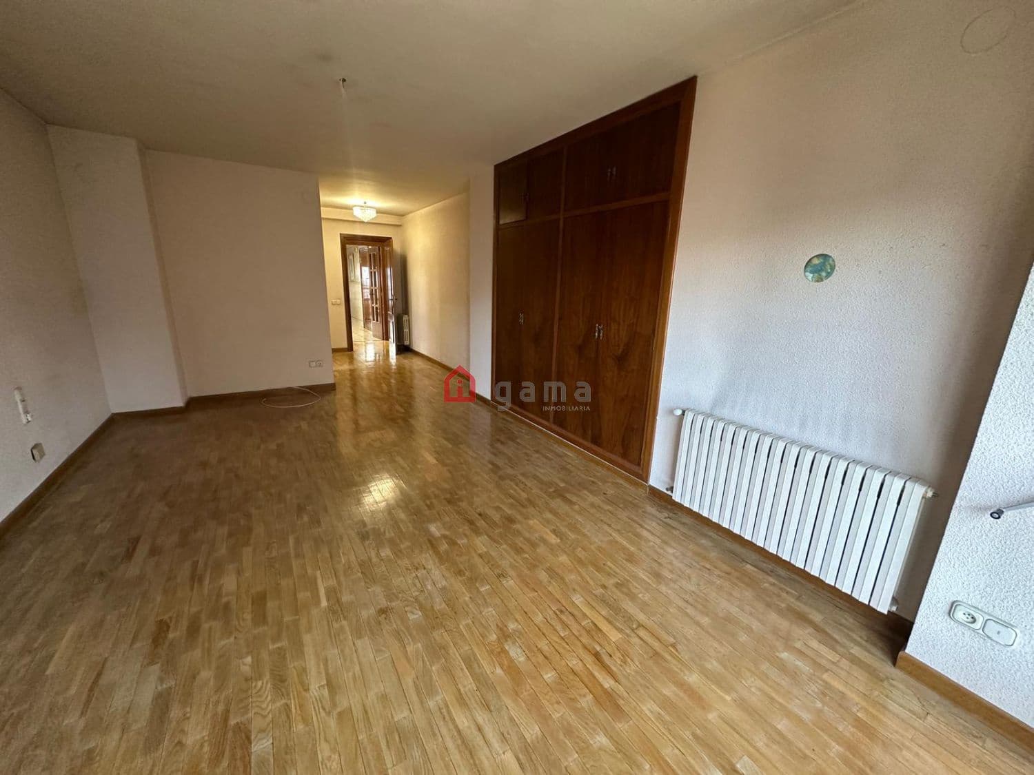 4 bedroom Flat for sale in Castello de la Plana with garage - € 385,000 (Ref: 8922215)