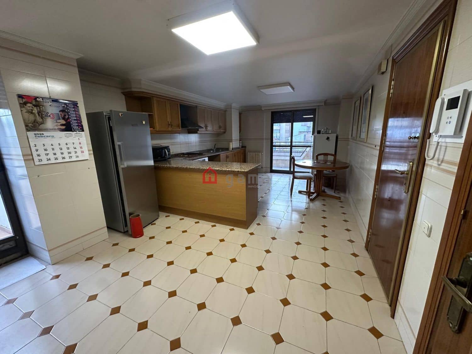 4 bedroom Flat for sale in Castello de la Plana with garage - € 385,000 (Ref: 8922215)