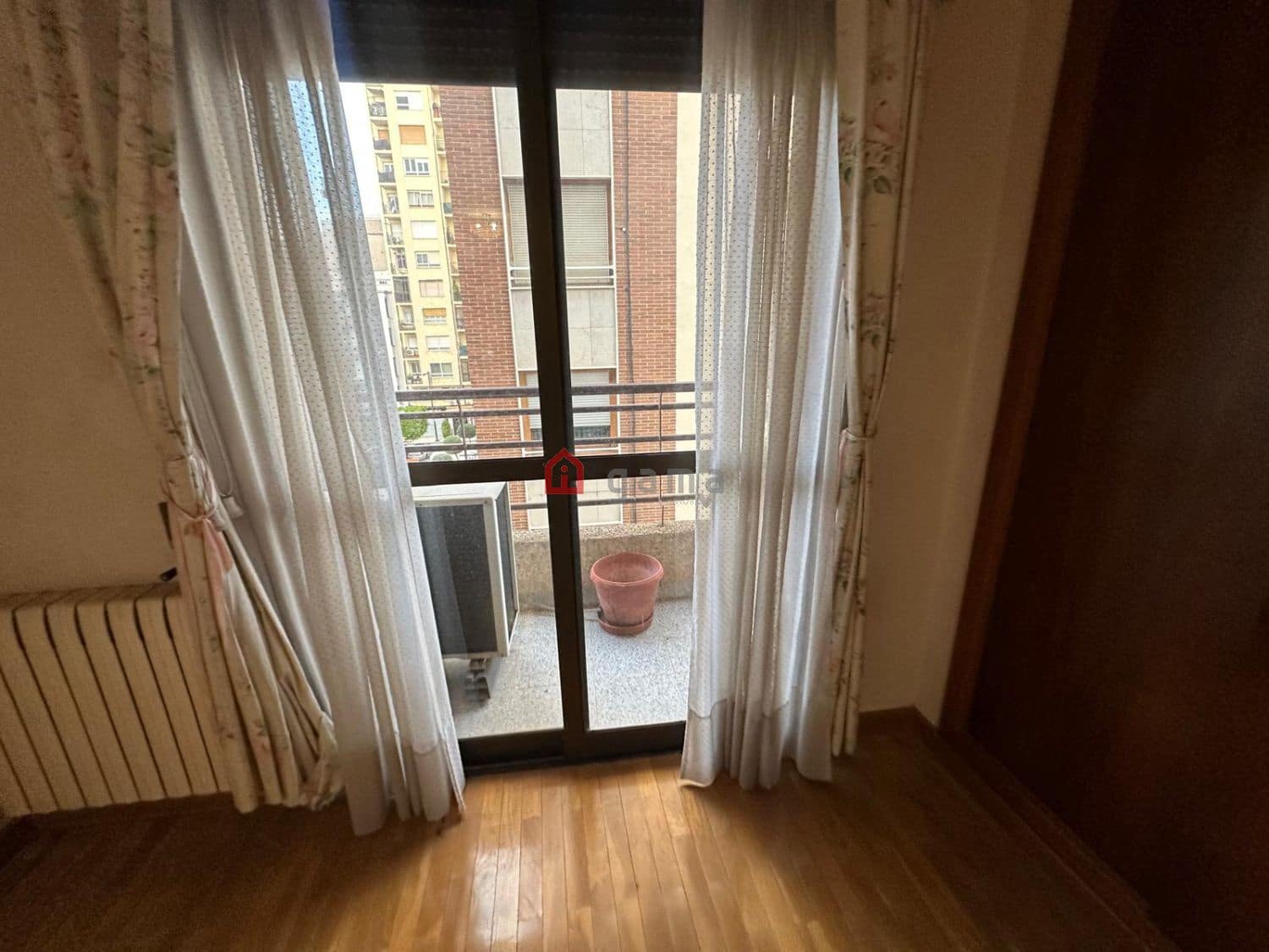 4 bedroom Flat for sale in Castello de la Plana with garage - € 385,000 (Ref: 8922215)