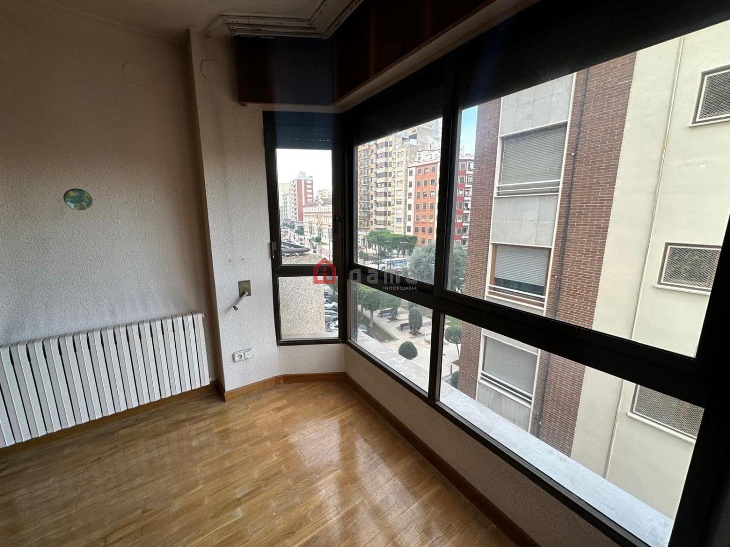 4 bedroom Flat for sale in Castello de la Plana with garage - € 385,000 (Ref: 8922215)