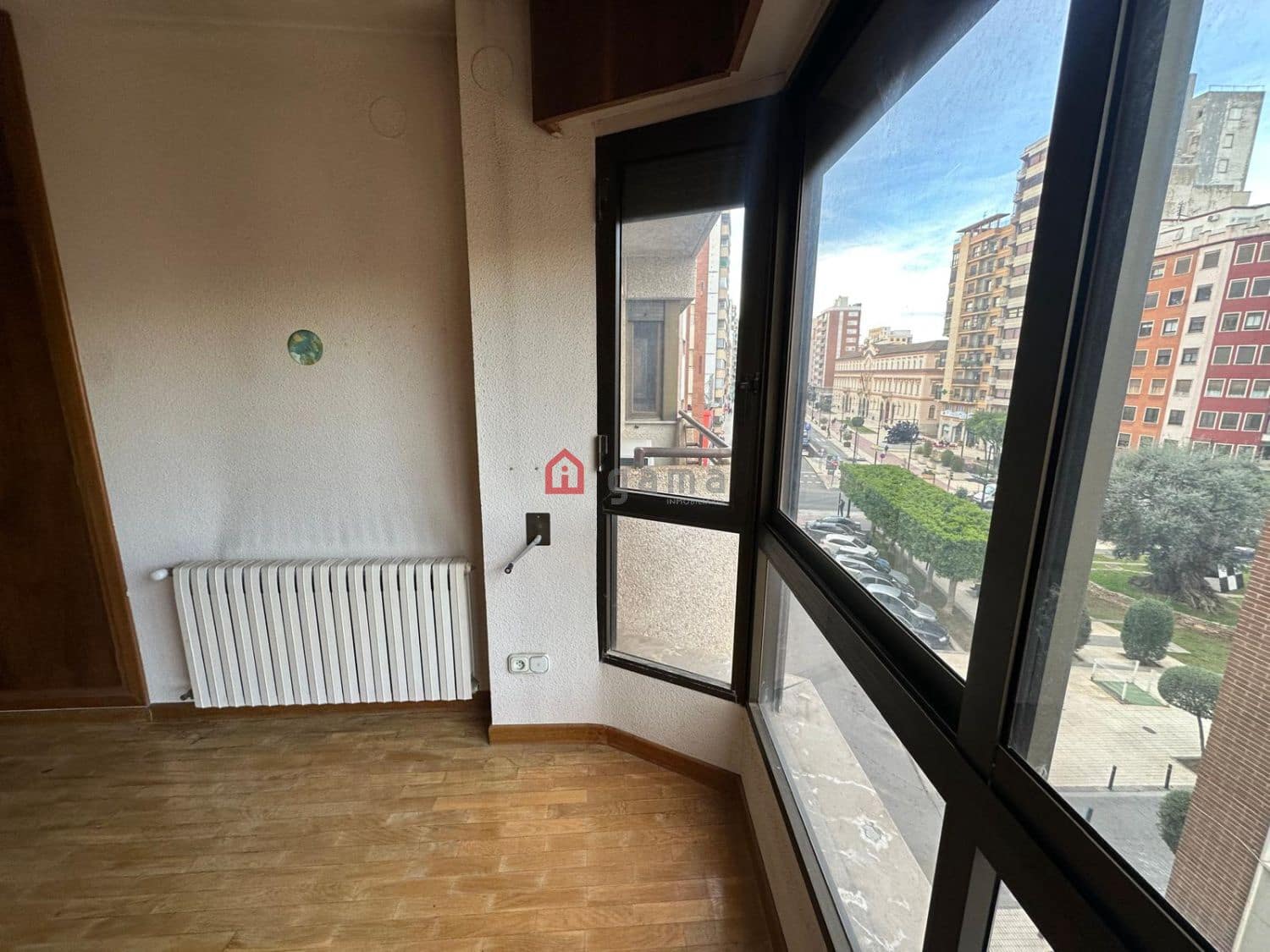 4 bedroom Flat for sale in Castello de la Plana with garage - € 385,000 (Ref: 8922215)