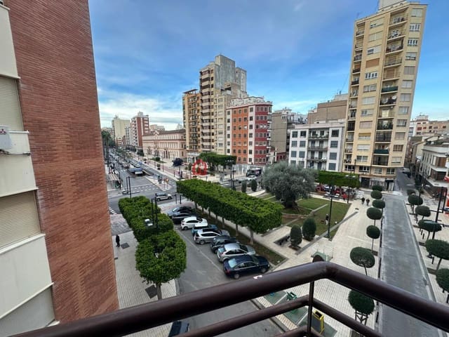 4 quarto Apartamento para venda em Castelló de la Plana com garagem - 385 000 € (Ref: 8922215)