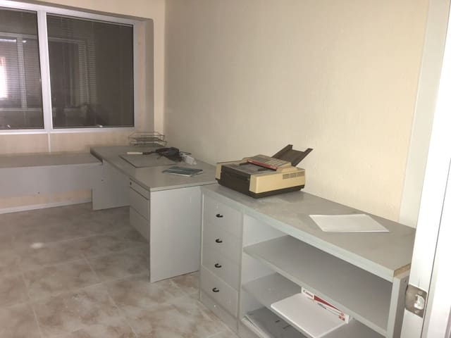 3 slaapkamer Kantoor te koop in Centro, Castelló de la Plana - € 55.000 (Ref: 8924877)