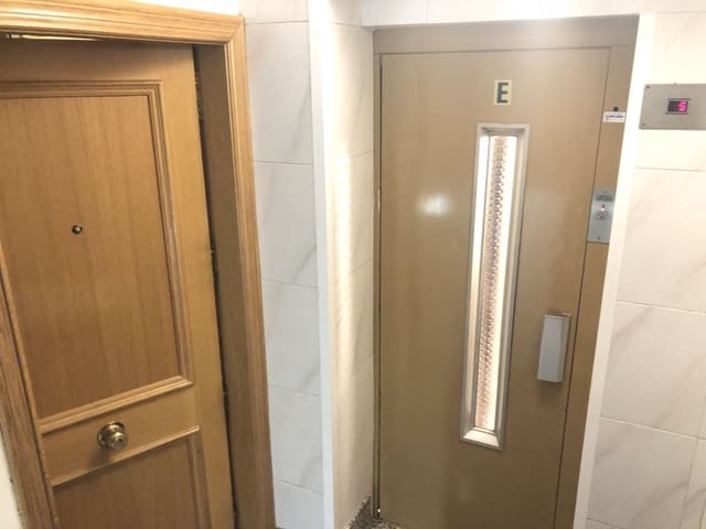 3 slaapkamer Kantoor te koop in Centro, Castelló de la Plana - € 55.000 (Ref: 8924877)