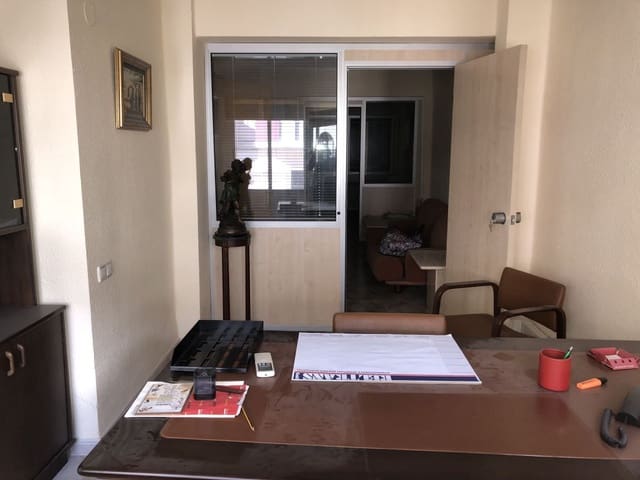 3 slaapkamer Kantoor te koop in Centro, Castelló de la Plana - € 55.000 (Ref: 8924877)