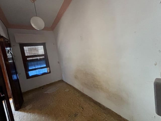 Casa de 4 habitaciones en Nules en venta - 135.000 € (Ref: 8947065)