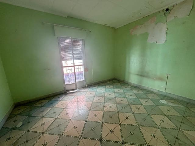 Casa de 4 habitaciones en Nules en venta - 135.000 € (Ref: 8947065)