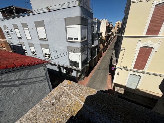 Casa de 4 habitaciones en Nules en venta - 135.000 € (Ref: 8947065)