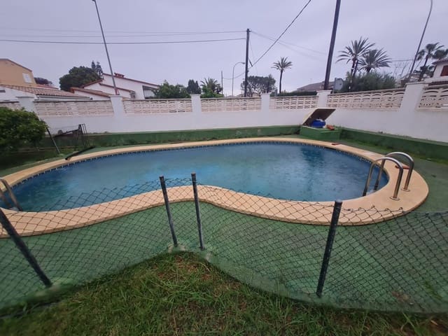 4 soverom Kjedet enebolig til salgs i Benicàssim med garasje - € 549 000 (Ref: 8949419)