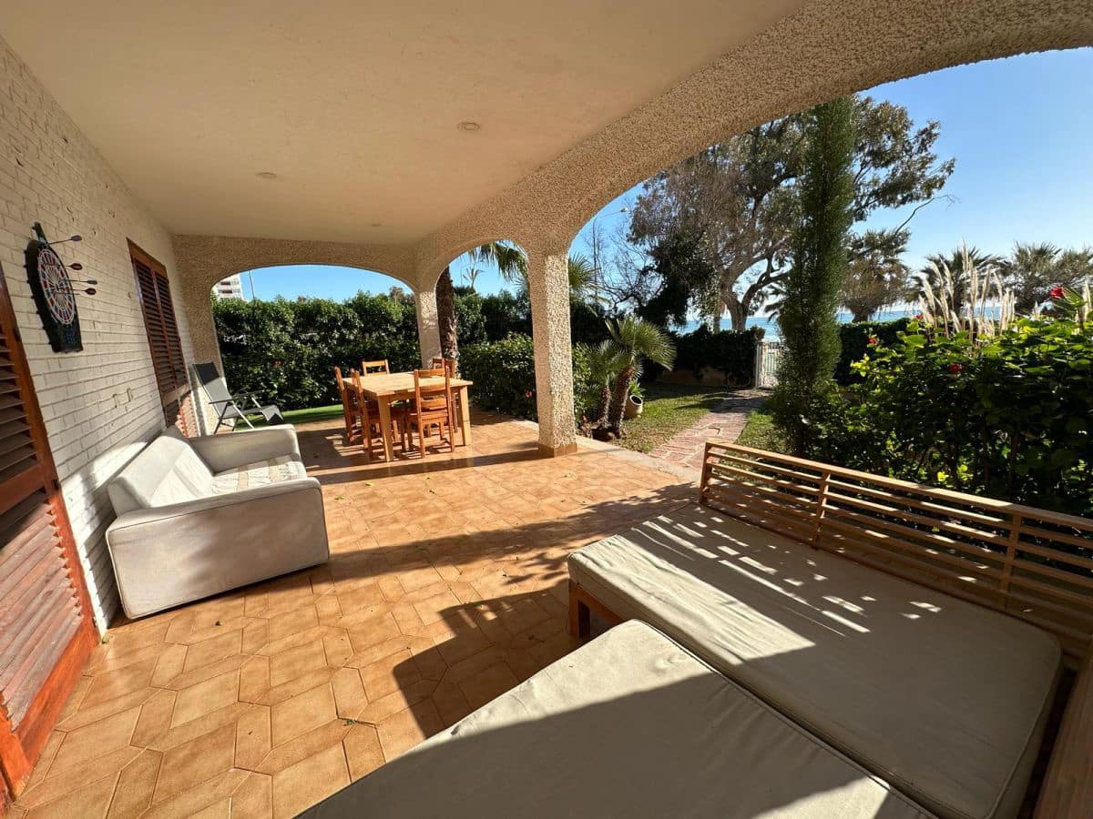 4 soveværelse Semi-Rækkehus til salg i Benicassim med garage - € 1.400.000 (Ref: 8960514)