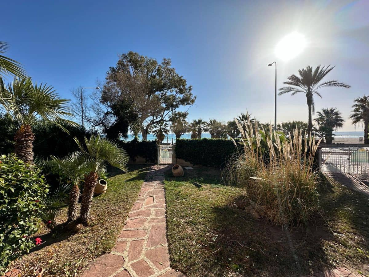 4 soveværelse Semi-Rækkehus til salg i Benicassim med garage - € 1.400.000 (Ref: 8960514)