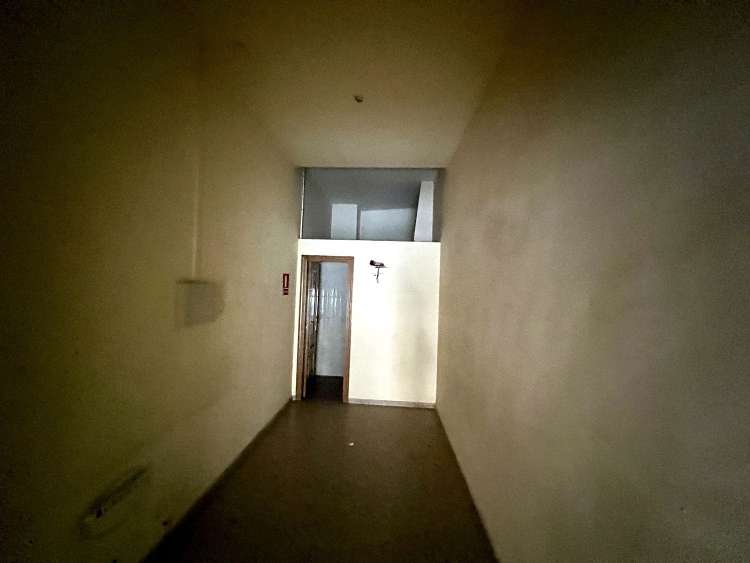 Erhverv til salg i Castello de la Plana - € 76.000 (Ref: 8983082)