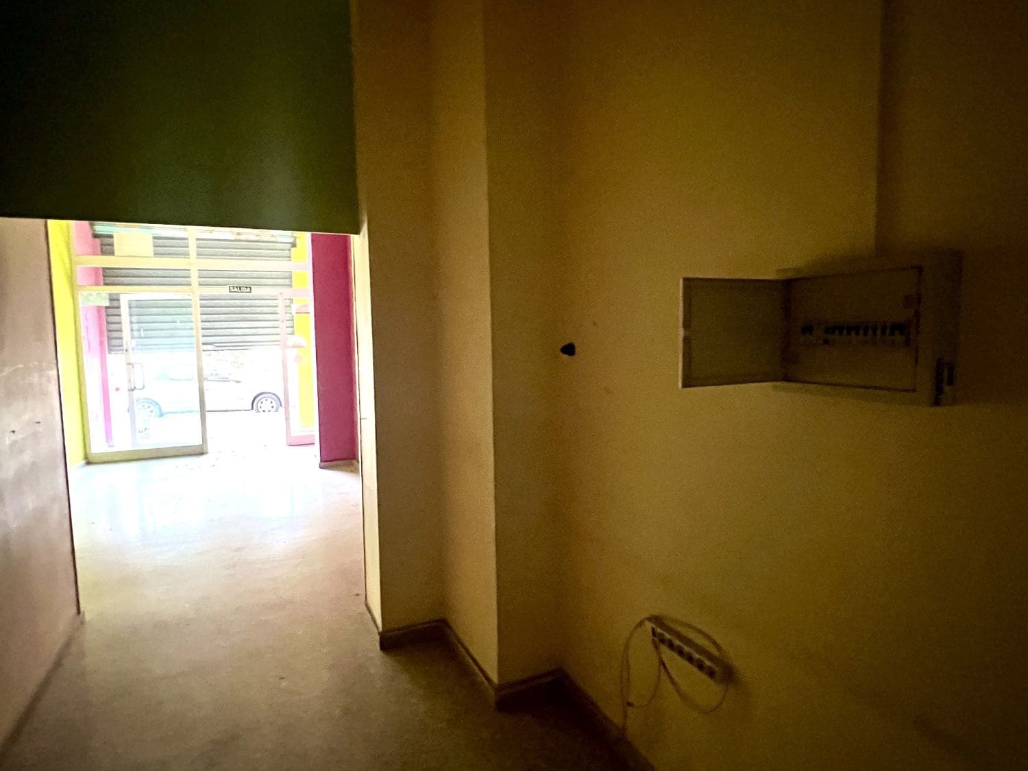 Erhverv til salg i Castello de la Plana - € 76.000 (Ref: 8983082)