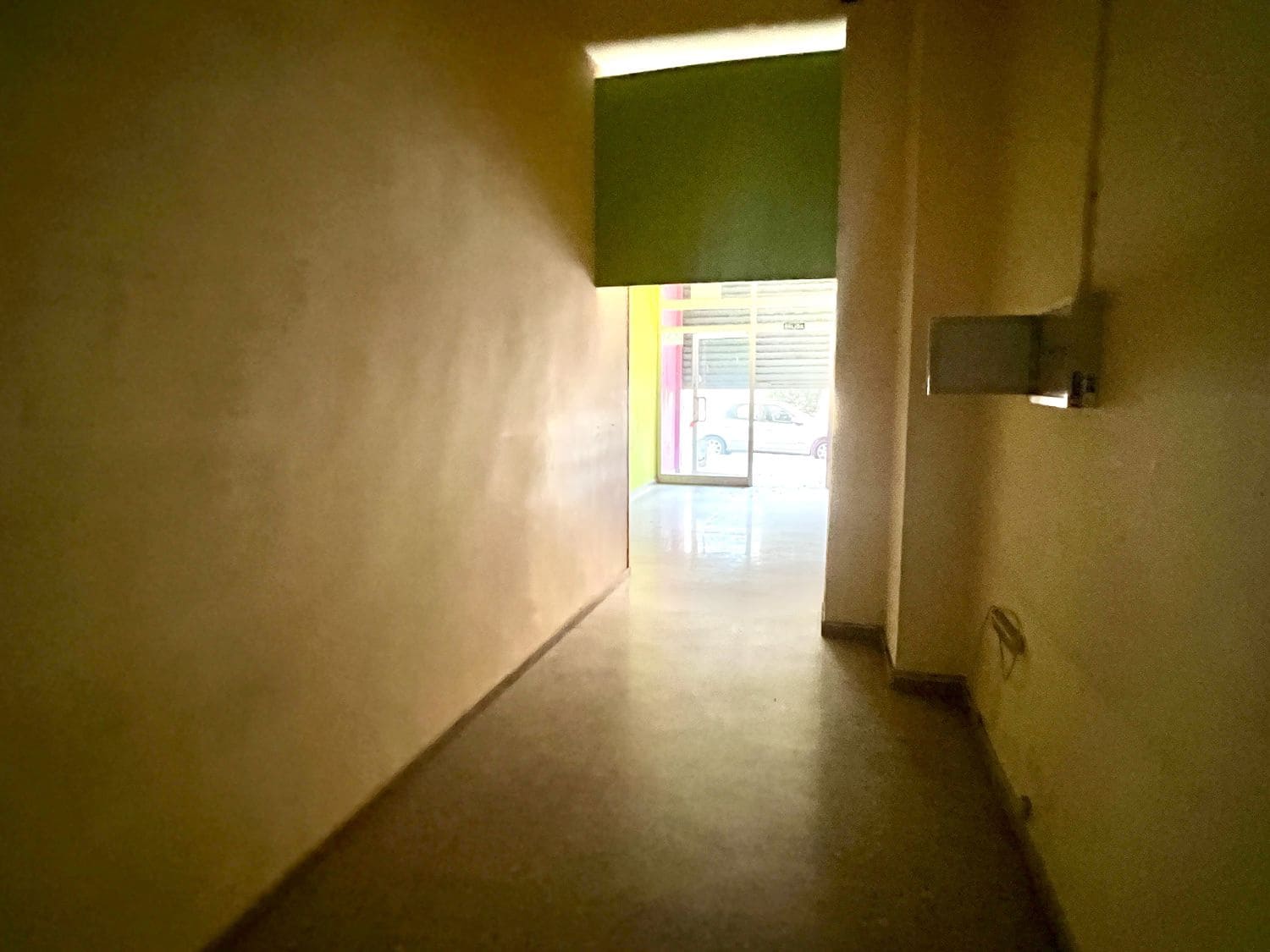 Erhverv til salg i Castello de la Plana - € 76.000 (Ref: 8983082)