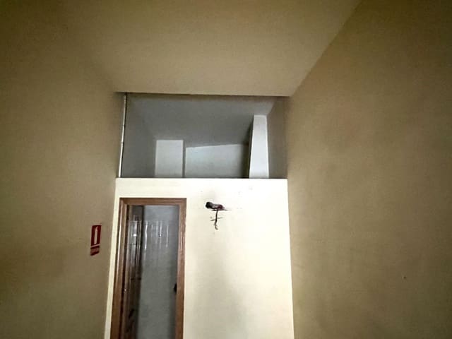 Commercial for sale in Sur, Castelló de la Plana - € 76,000 (Ref: 8983082)