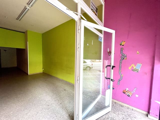 Commercial for sale in Sur, Castelló de la Plana - € 76,000 (Ref: 8983082)
