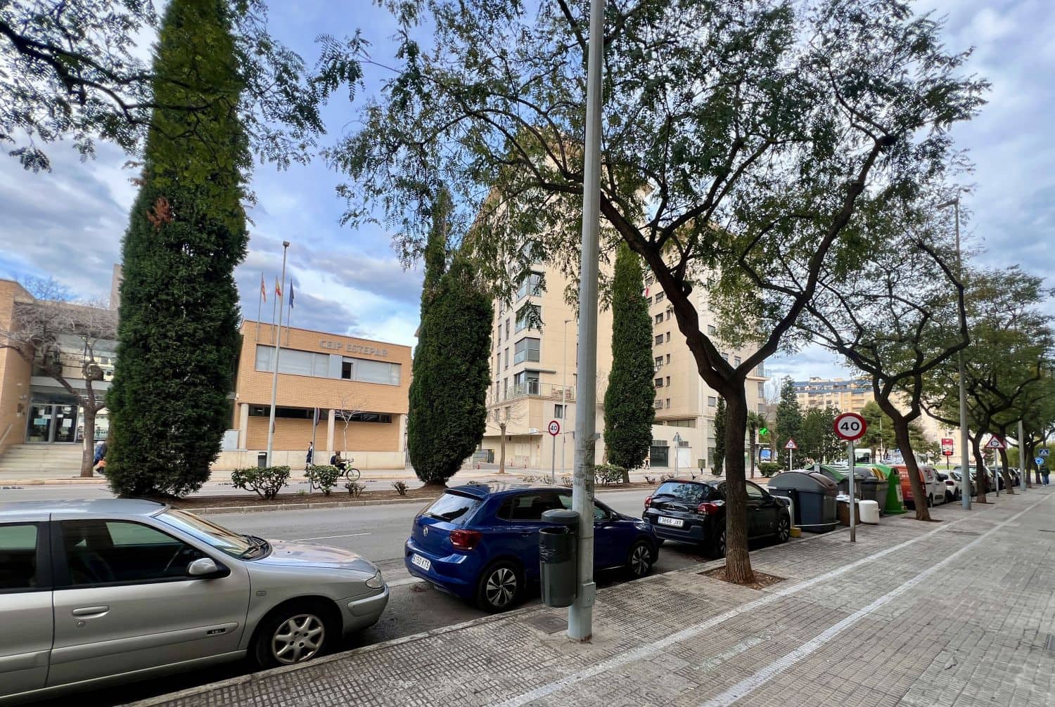 Erhverv til salg i Castello de la Plana - € 76.000 (Ref: 8983082)