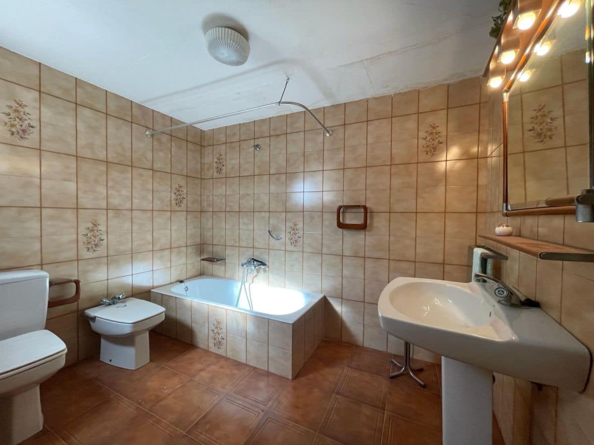 5 soverom Hus til salgs i Nules med garasje - € 220 000 (Ref: 9012937)