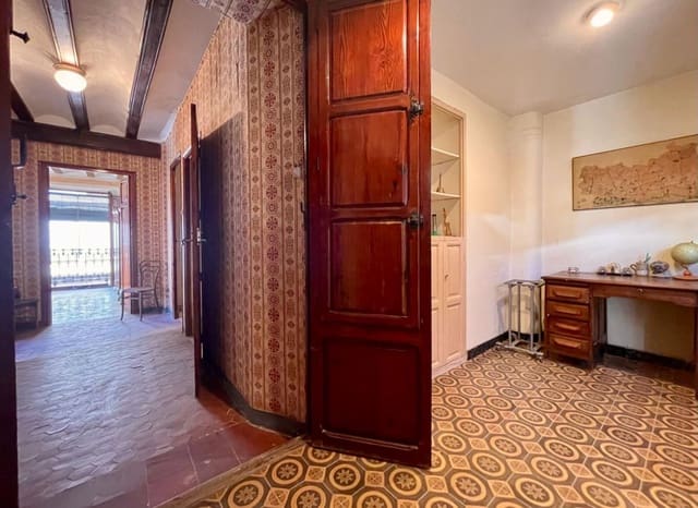 5 bedroom Townhouse for sale in Nules with garage - € 220,000 (Ref: 9012937)