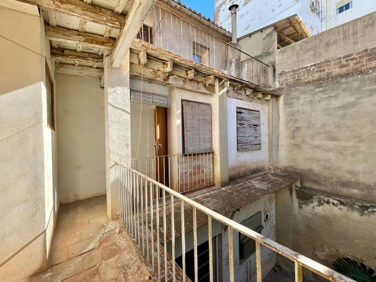 5 soverom Hus til salgs i Nules med garasje - € 220 000 (Ref: 9012937)