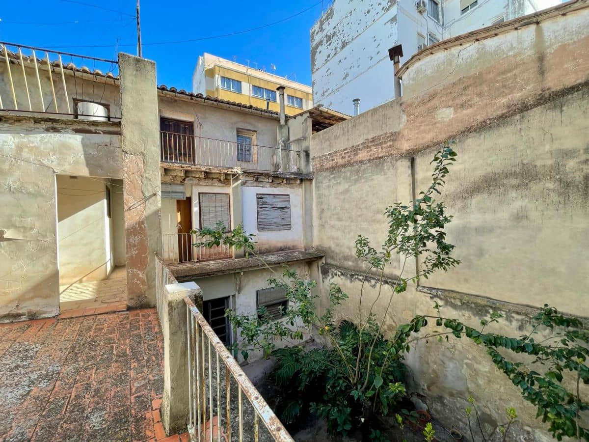 5 soverom Hus til salgs i Nules med garasje - € 220 000 (Ref: 9012937)