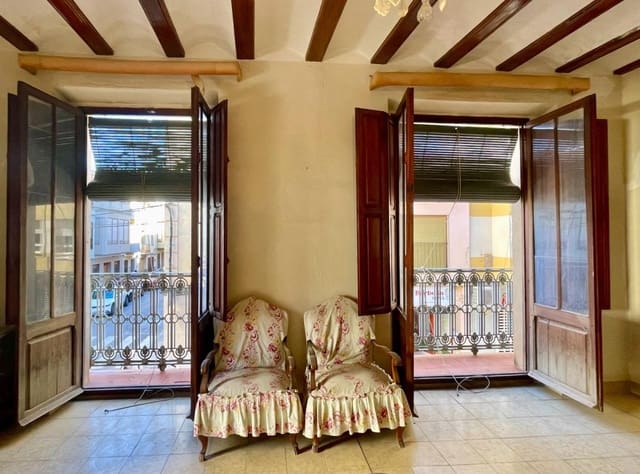 5 bedroom Townhouse for sale in Nules with garage - € 220,000 (Ref: 9012937)