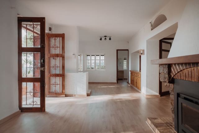 Casa de 6 habitaciones en Benicàssim en venta - 950.000 € (Ref: 9012938)