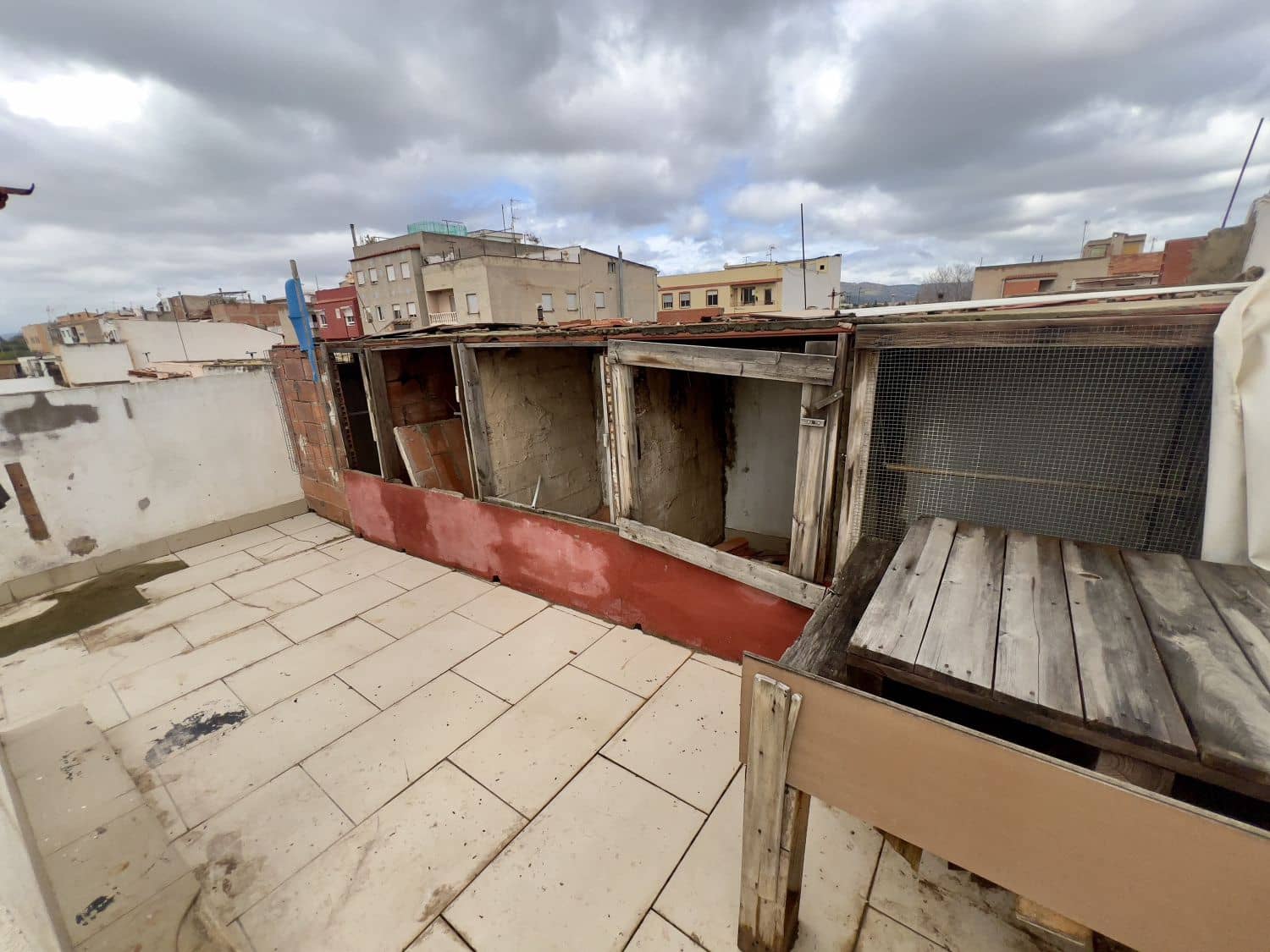 7 bedroom Terraced Villa for sale in Castello de la Plana - € 100,000 (Ref: 9041646)