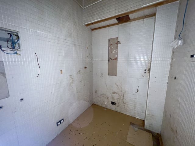 7 soveværelse Rækkehus til salg i Castelló de la Plana - € 100.000 (Ref: 9041646)
