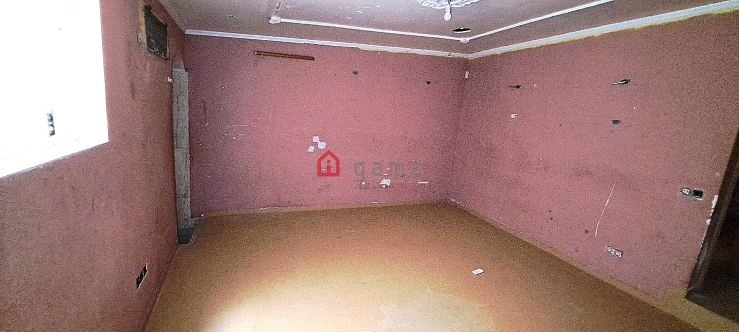 7 bedroom Terraced Villa for sale in Castello de la Plana - € 90,000 (Ref: 9041646)