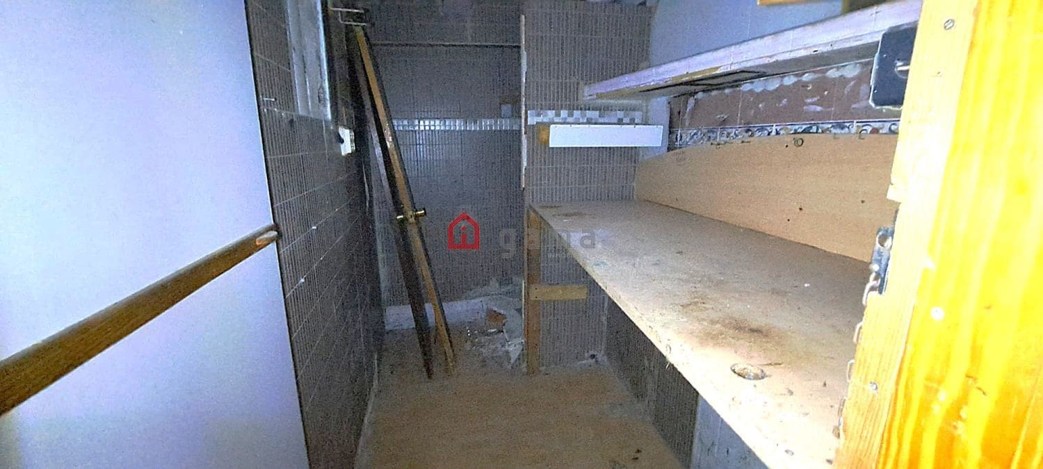 7 bedroom Terraced Villa for sale in Castello de la Plana - € 90,000 (Ref: 9041646)