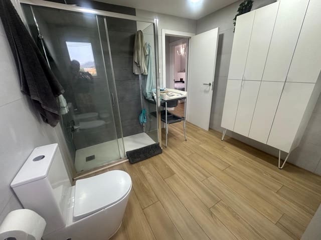 5 soverom Kjedet enebolig til salgs i Oeste, Castelló de la Plana med garasje - € 299 900 (Ref: 9075343)