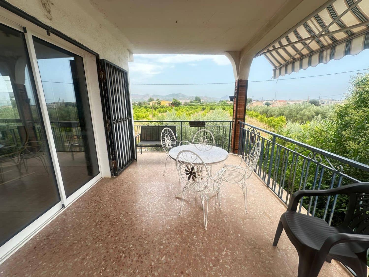 5 soveværelse Semi-Rækkehus til salg i Castello de la Plana med garage - € 299.900 (Ref: 9075343)