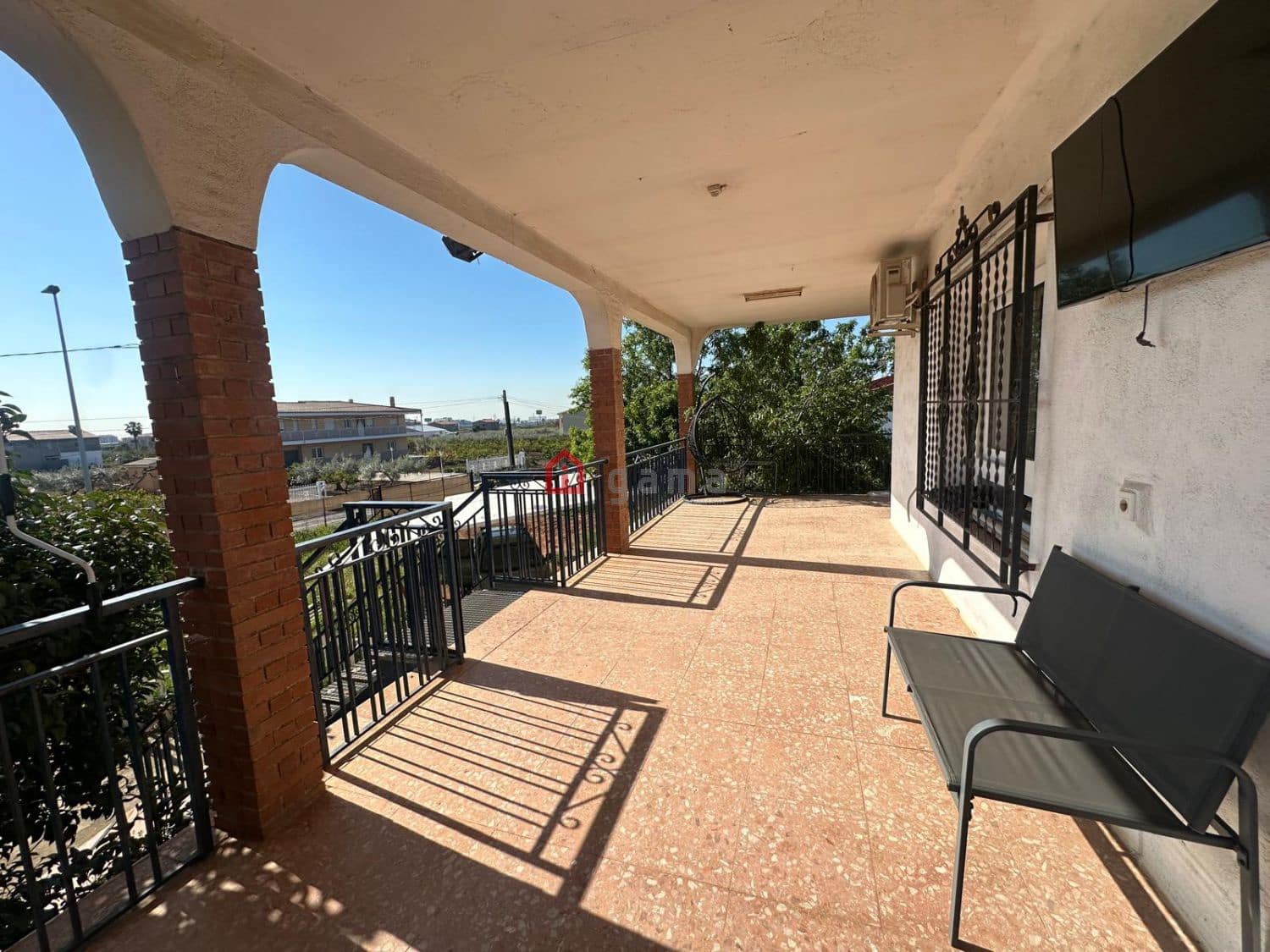 5 soveværelse Semi-Rækkehus til salg i Castello de la Plana med garage - € 299.900 (Ref: 9075343)