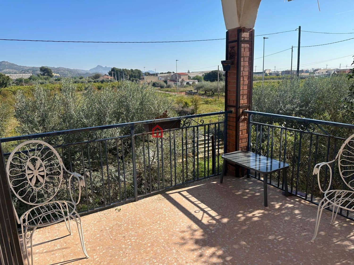 5 soveværelse Semi-Rækkehus til salg i Castello de la Plana med garage - € 299.900 (Ref: 9075343)