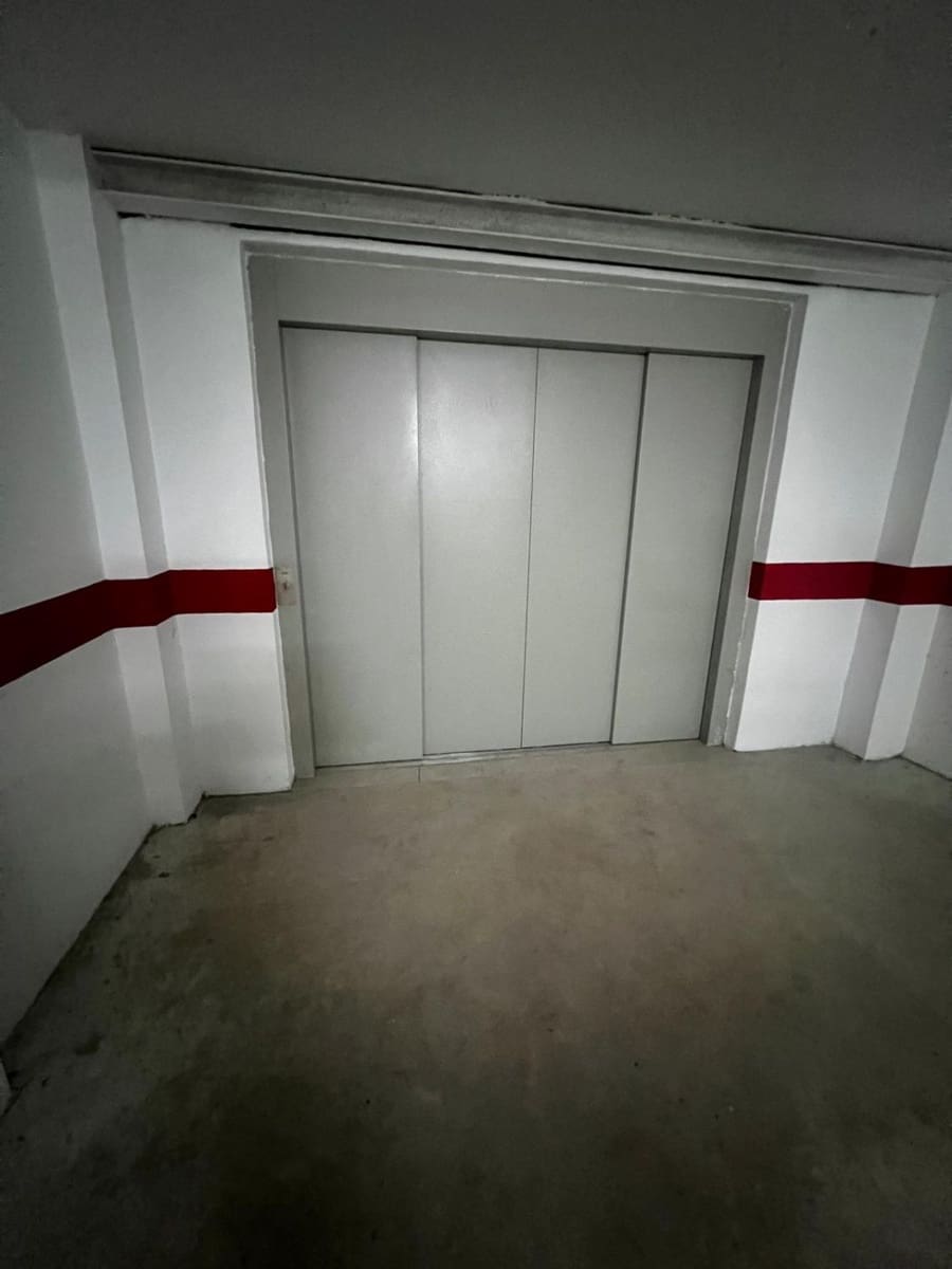 2 slaapkamer Flat te huur in Castello de la Plana met garage - € 780 (Ref: 9075344)