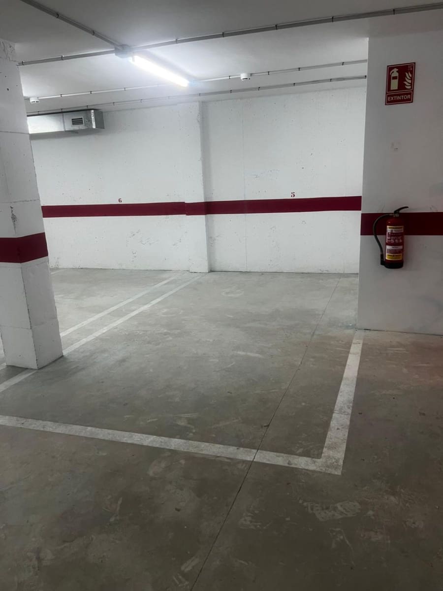 2 slaapkamer Flat te huur in Castello de la Plana met garage - € 780 (Ref: 9075344)