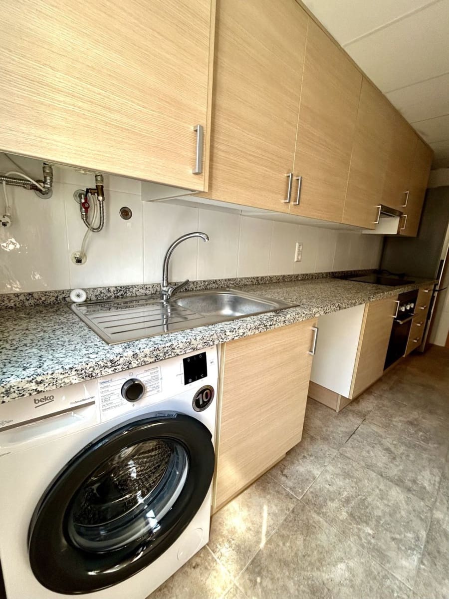 2 slaapkamer Flat te huur in Castello de la Plana met garage - € 780 (Ref: 9075344)