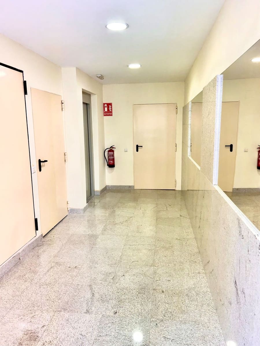 2 slaapkamer Flat te huur in Castello de la Plana met garage - € 780 (Ref: 9075344)